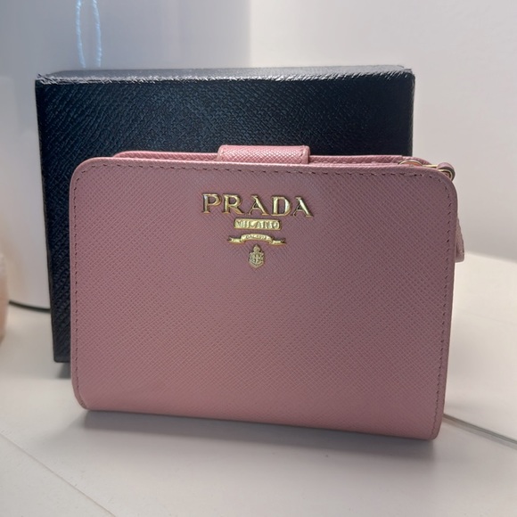 Prada Pink Wallet - Picture 4 of 4